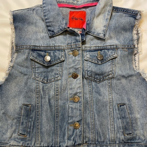 Red Tulips size large jean vest - Picture 2 of 13